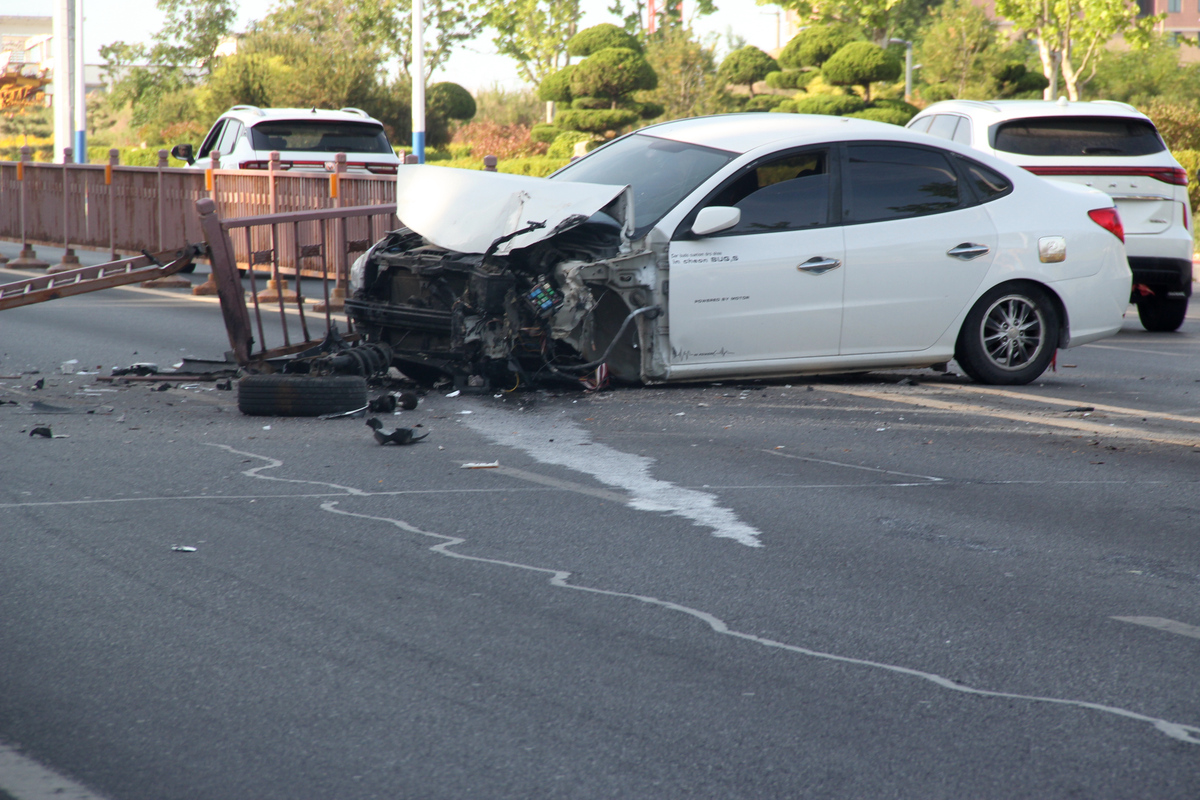 骑车撞柱子算交通事故吗？ - 意外事故判定指南