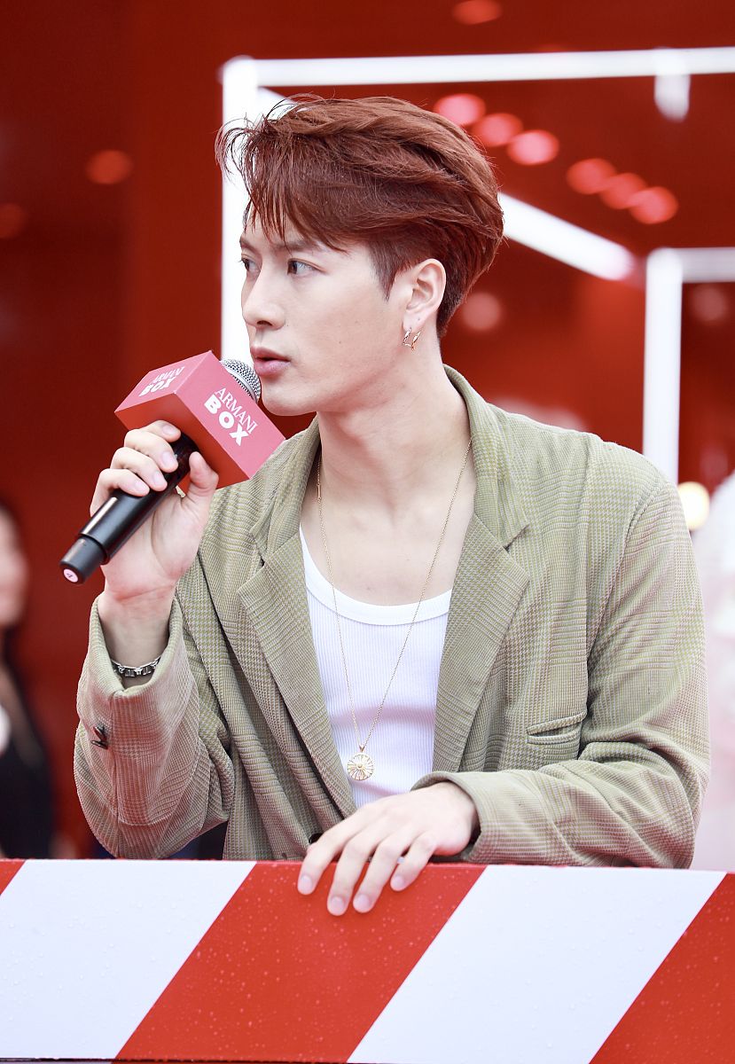 王嘉尔，我的爱人：一首深情诗