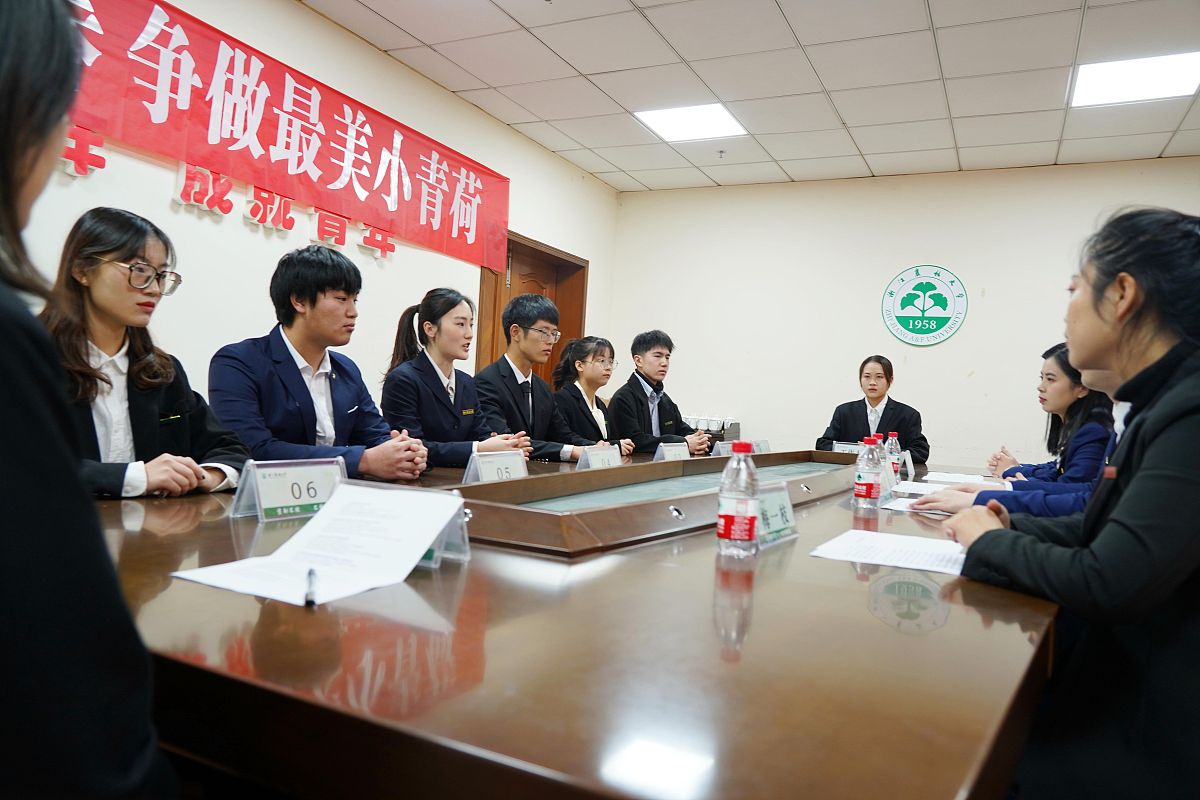 面试的心得体会。从面试礼仪、面试前面试中的表现等角度说明