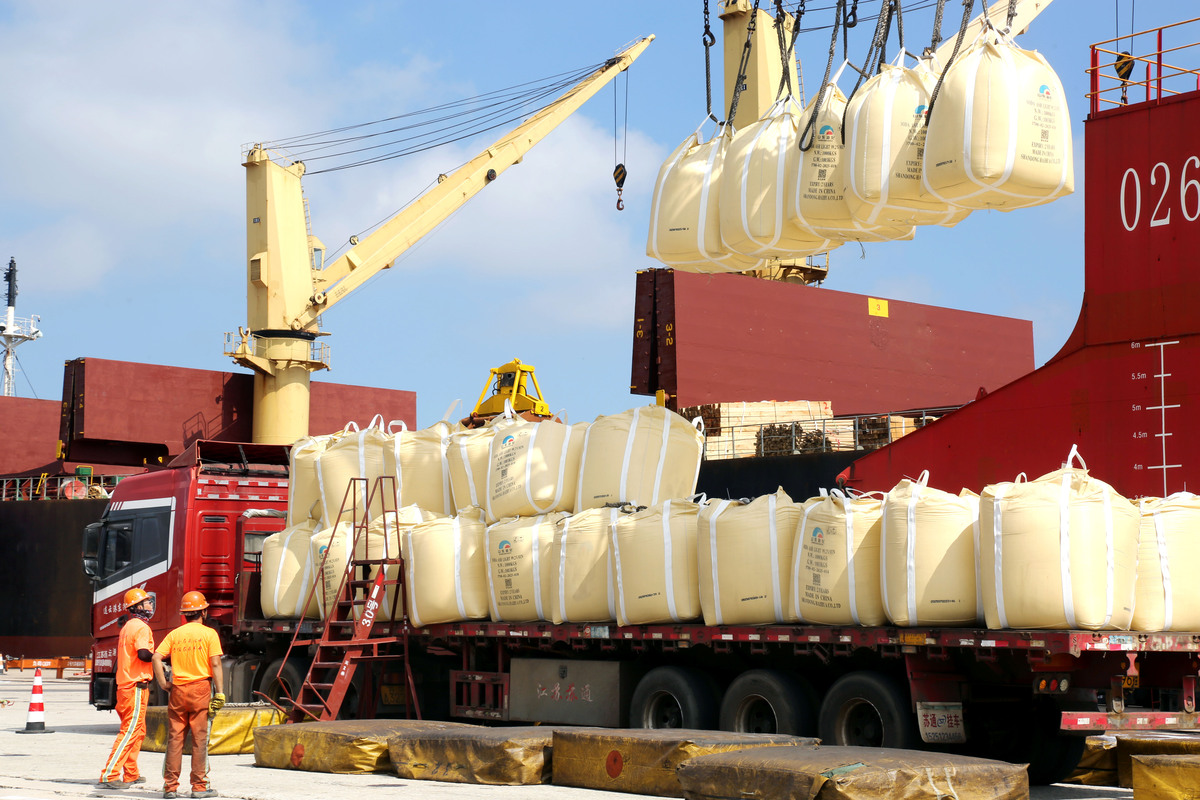 天辰公司持续优化卸船效率，实现煤炭海轮卸船效率新突破