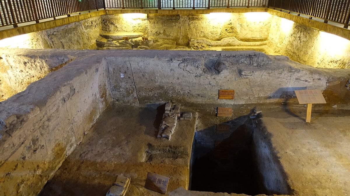 武则天陵墓的挖心注水断翅