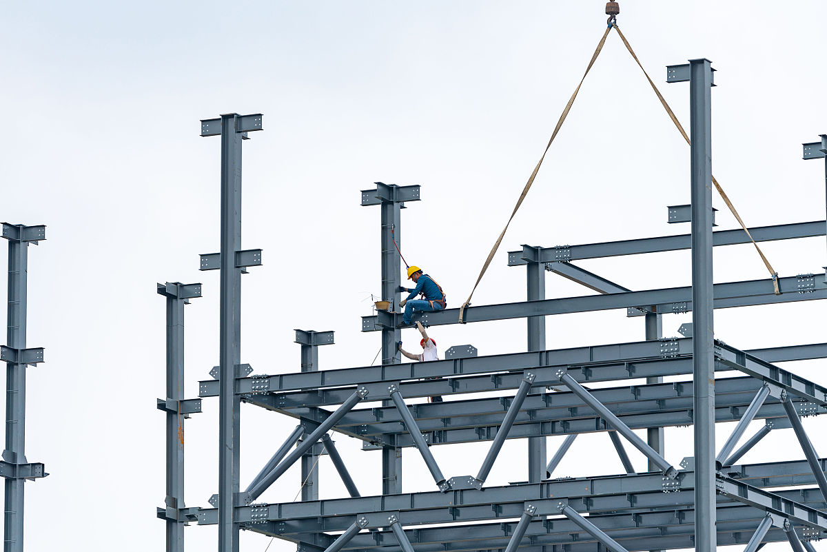 塔吊主要材料主要零部件安全保护装置的三张表 用250字帮我描述描述