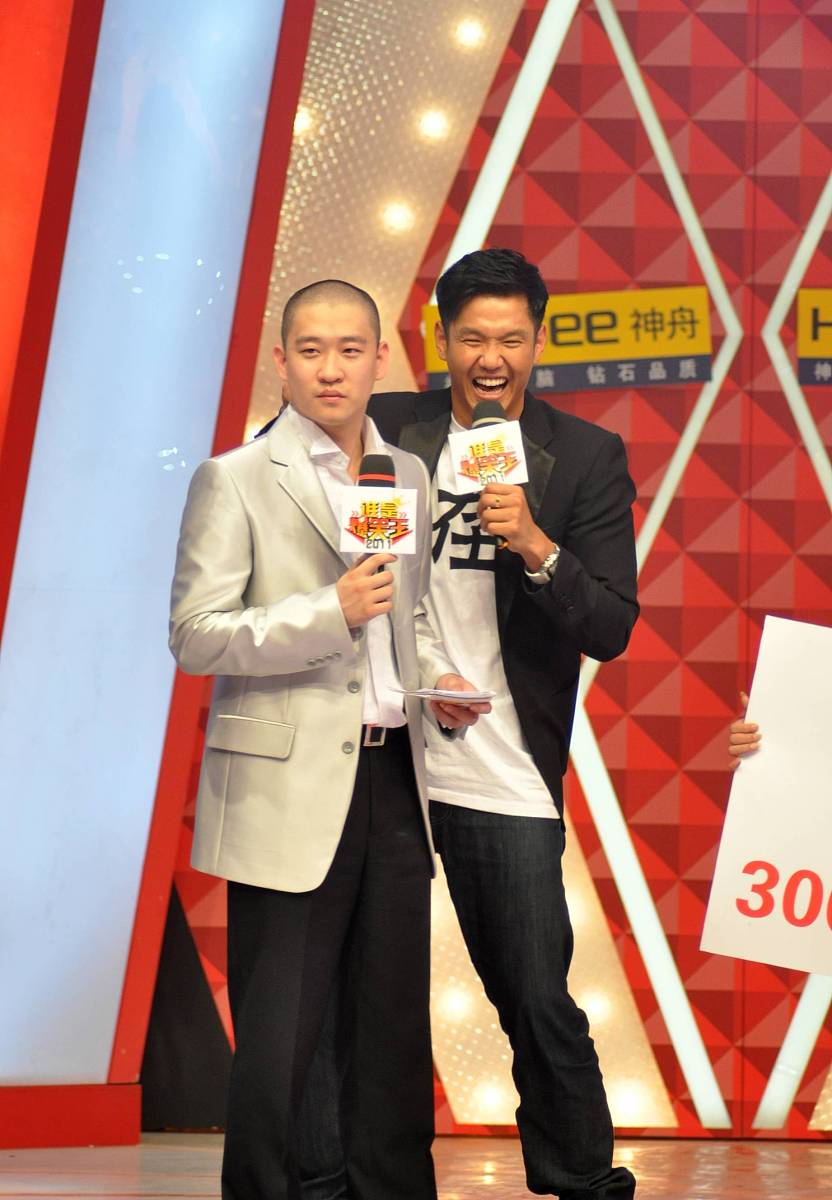 2011年5月26日,上海,搞笑综艺节目《谁是爆笑王》录制.曹云金,黑人陈