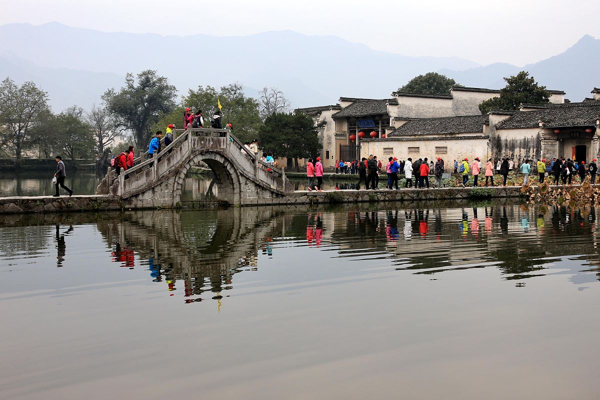 总的来说芜湖是一座充满魅力的城市这些景点只是其中的一部分快来芜湖体验独特的文化氛围和历史底蕴吧。