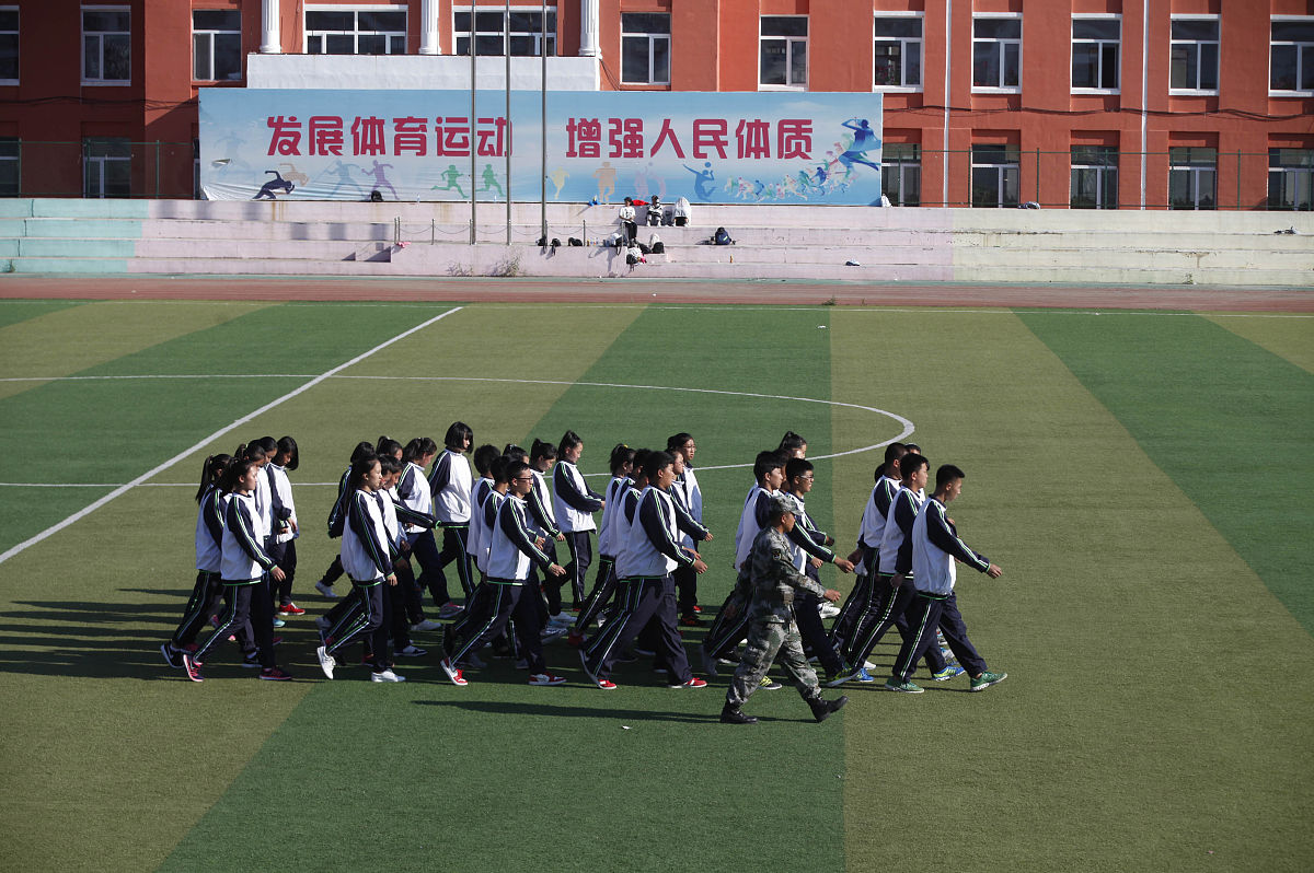 难忘的军训生活 写一篇300字小学作文