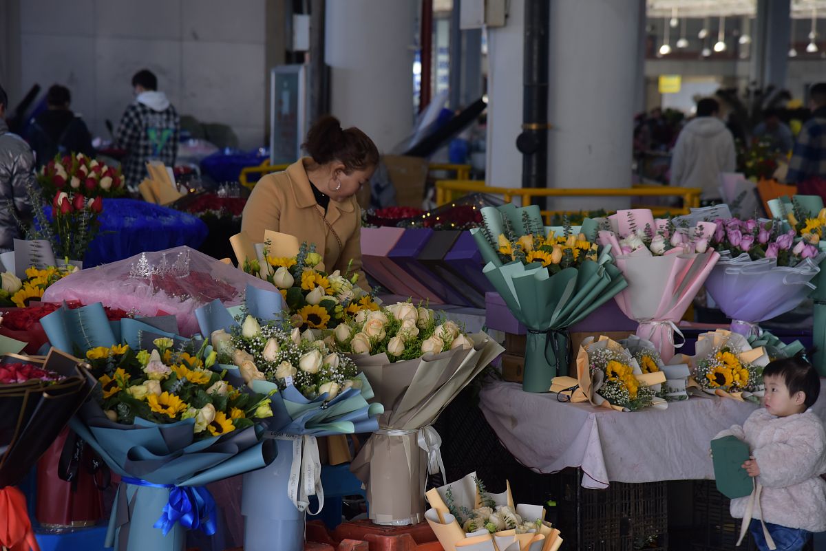 2021年1月26日,春节临近,昆明斗南花市人气火爆.斗南花市是中国乃至亚