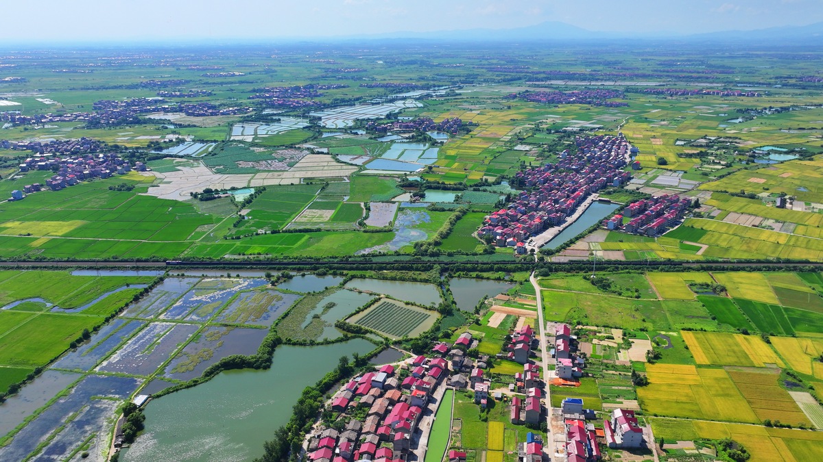 筵宾镇：岳阳市平江县农业与旅游胜地