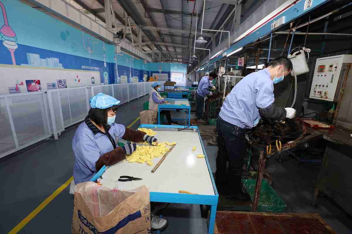 怀化工业高级技工学校模具制造技术专业介绍：培养高素质模具人才