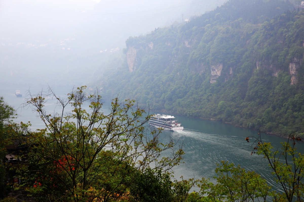 西陵峡风景区非常漂亮,其壮美的峡谷风光,独特的人文历史和丰富的生态