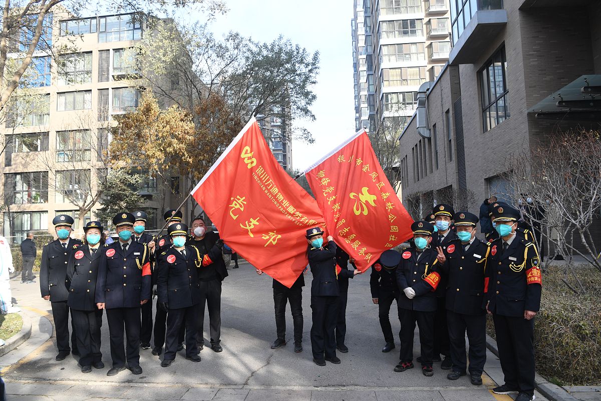 为物业服务岗位上继承和弘扬延安精神的路径写一篇引言写成一段话格式不少于100字。