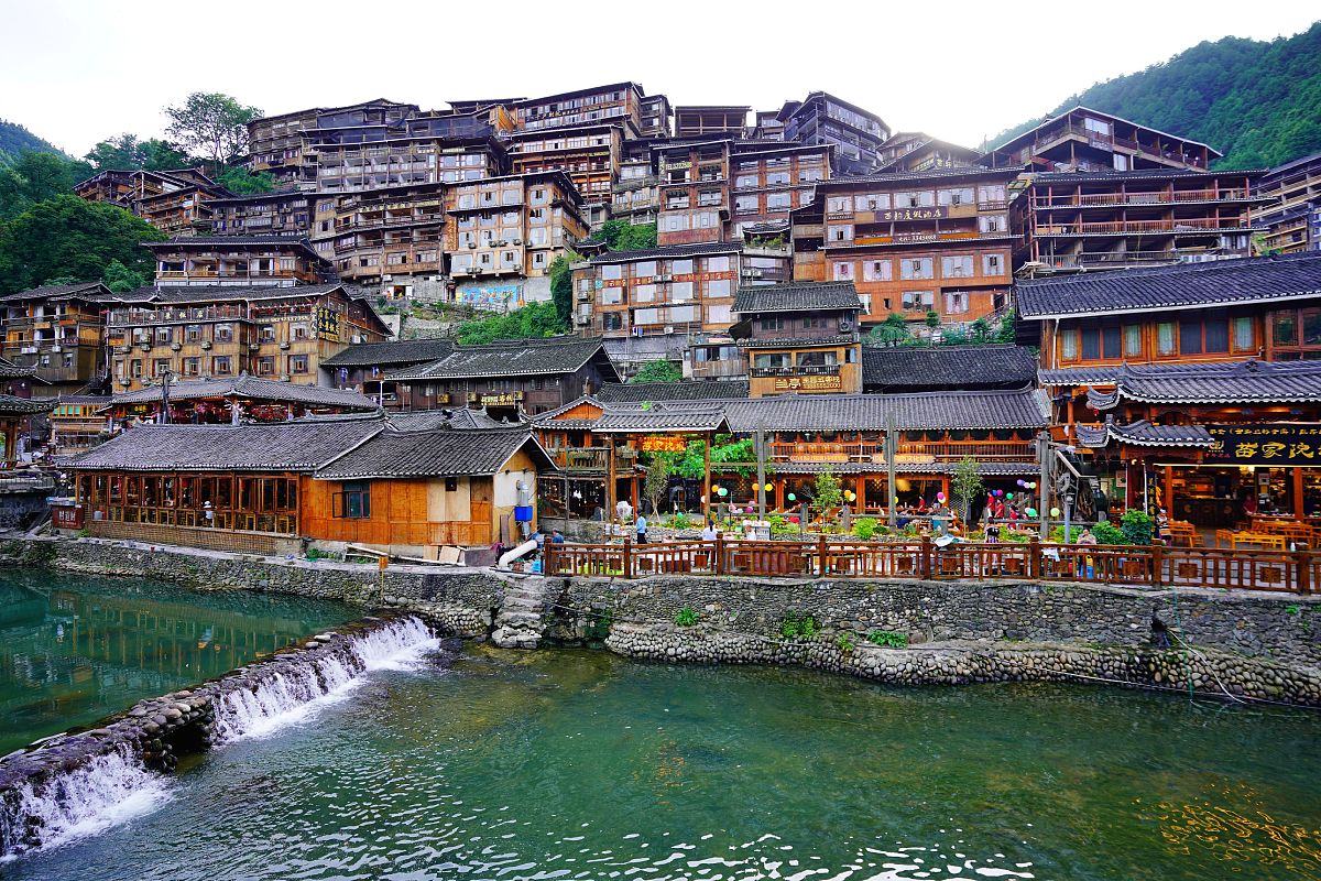 贵州旅游攻略2023,景点推荐、美食住宿、交通路线全攻略