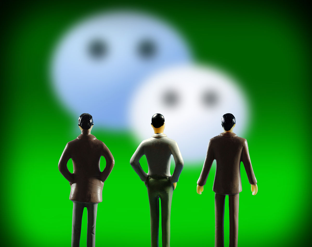 以怎么查老公的删除的微信聊天记录为关键词生成一个标题要求：标题一定要控制在30个字以内标题格式一定要严格按照例子来参考生成。标题格式例子：男朋友怎么哄女孩子睡觉高情商10个哄女朋友睡着的诀窍。