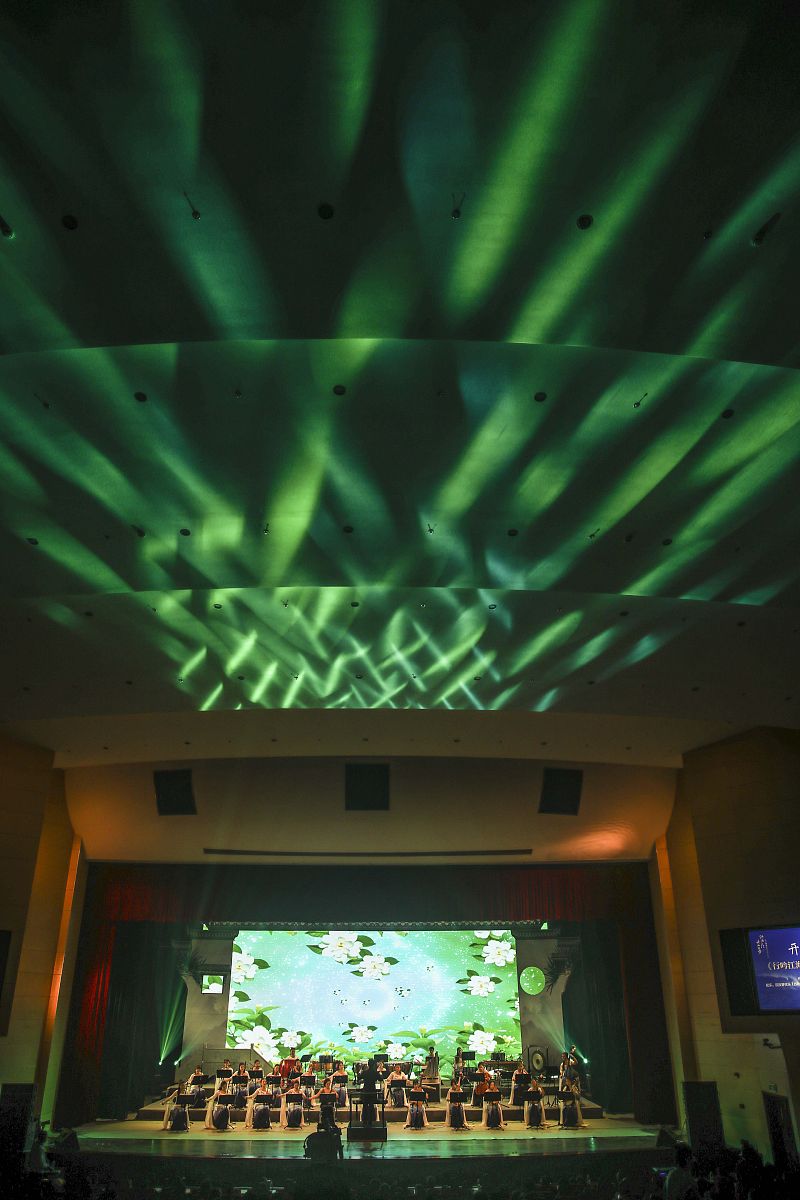 卞之琳的《断章》出自哪里？解析其创作背景和人物原型