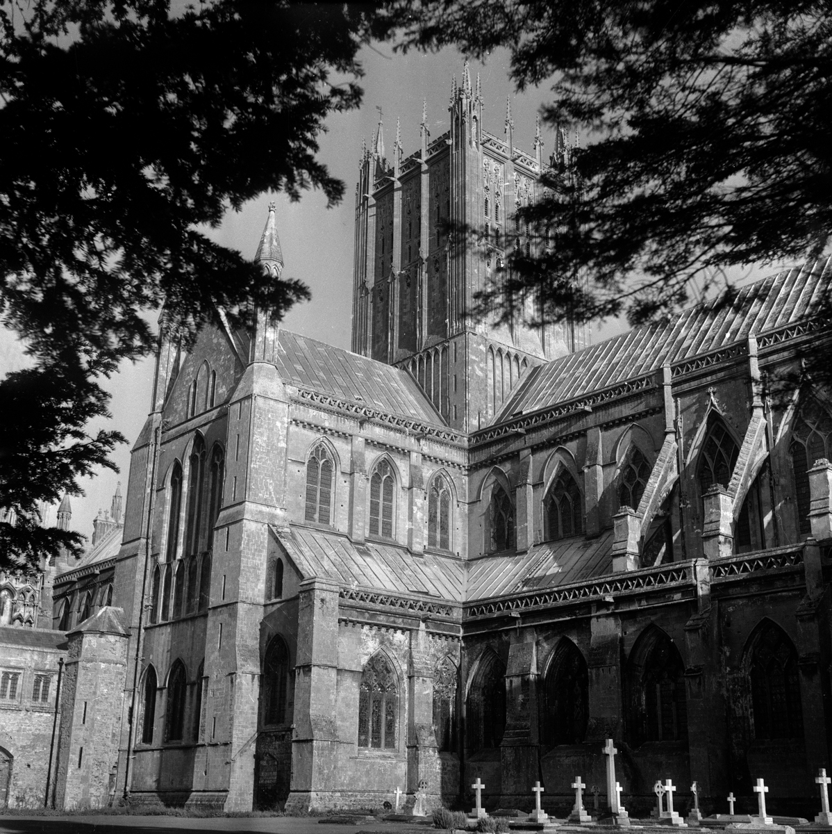 Should Old Buildings Be Preserved or Demolished? A Balanced View
