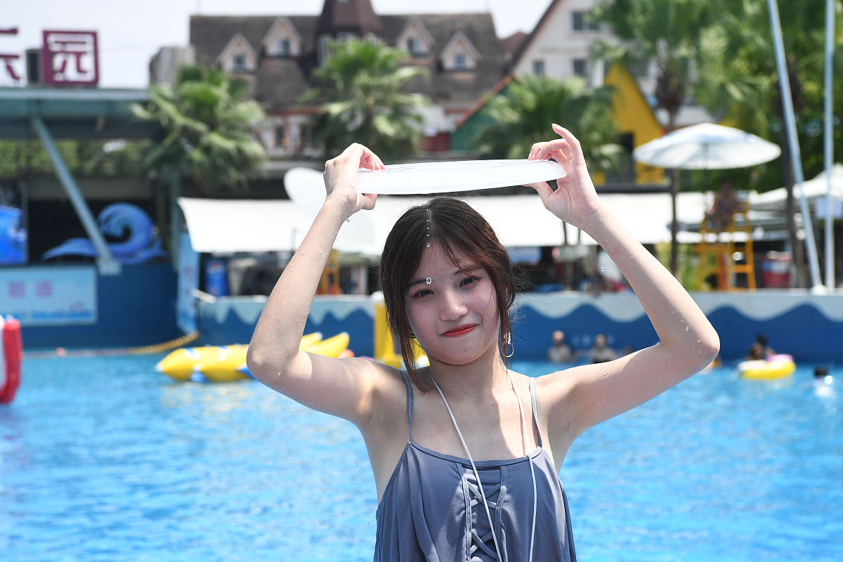 重庆女生学汽车整形专业：未来发展前景与就业分析