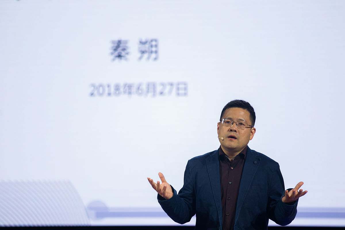 魏教授的神态 用250字帮我描述