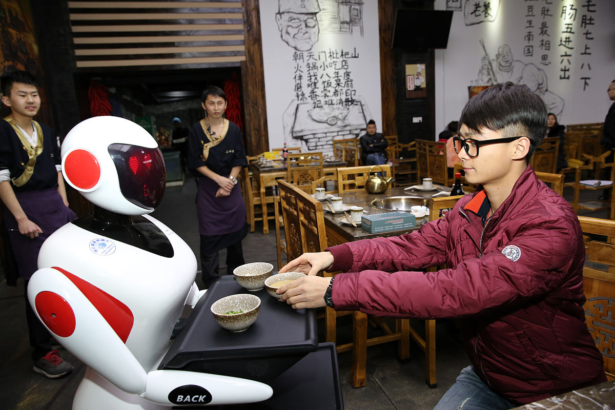 美食探店主持人：AI赋能，带您开启味蕾之旅