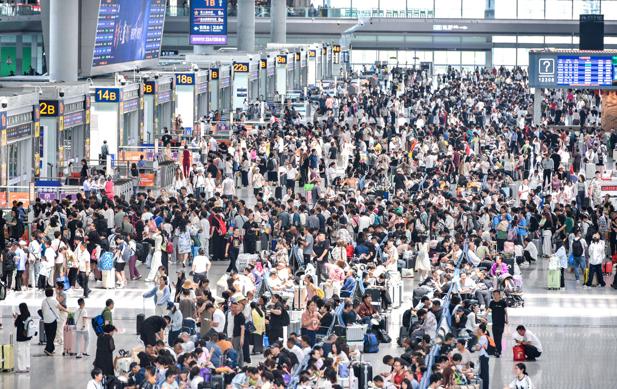 长三角铁路客流连续6天突破300万人次！出行高峰持续