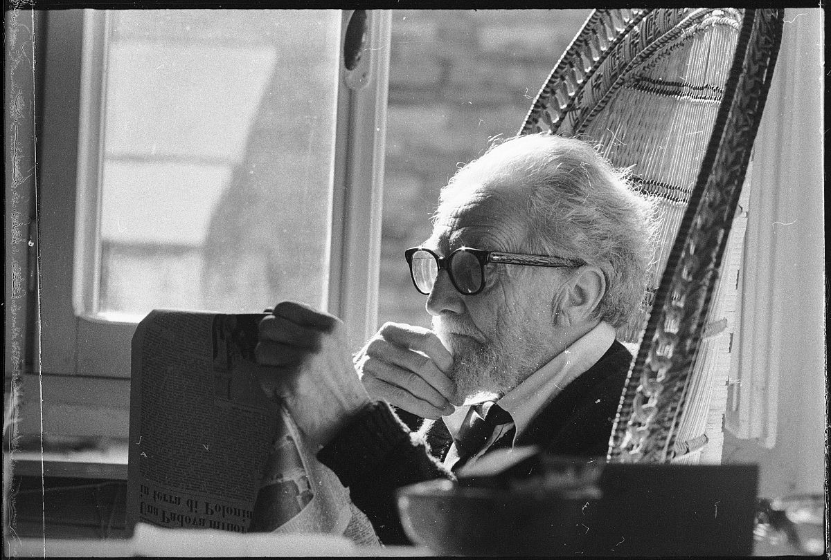 Compare the poem a station of the Metro with 《天净沙秋思》