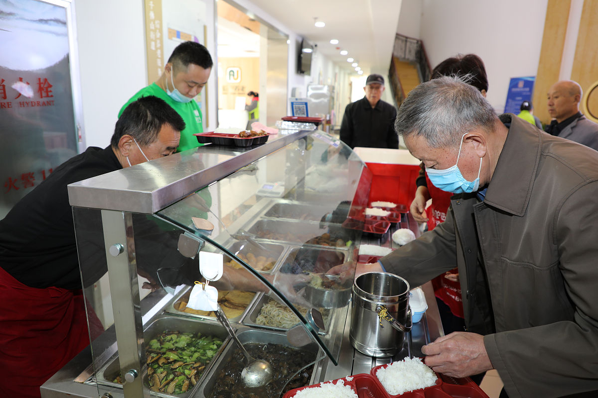 1 老年食堂信息开通2家解决处理3家老年食堂临时性问题2编写与整改实施计划表3 解决餐台安装流程问题帮我把这几条信息美化一下