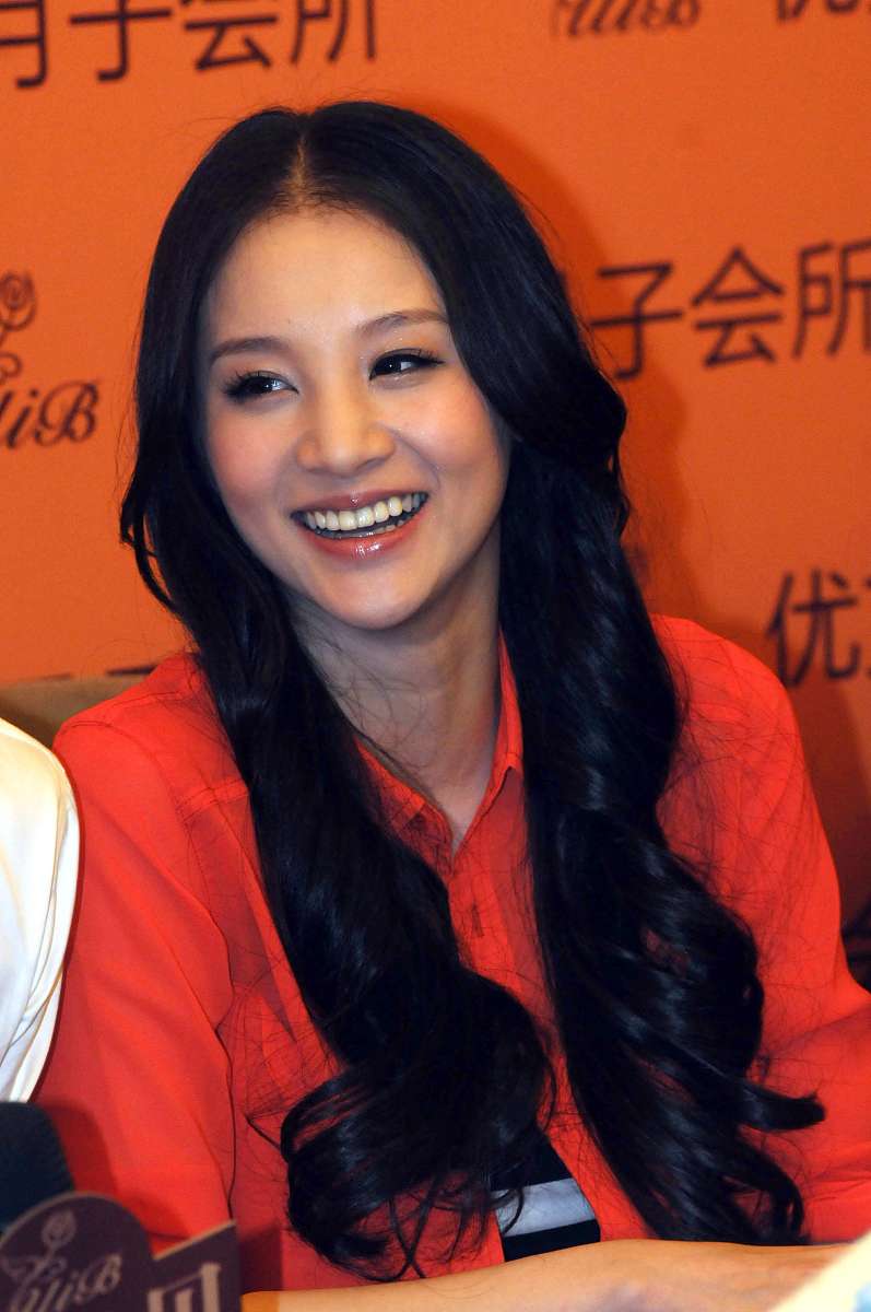 2013年03月25日,上海,明星夫妻携刚刚双满月的爱子在沪上某高端月子会