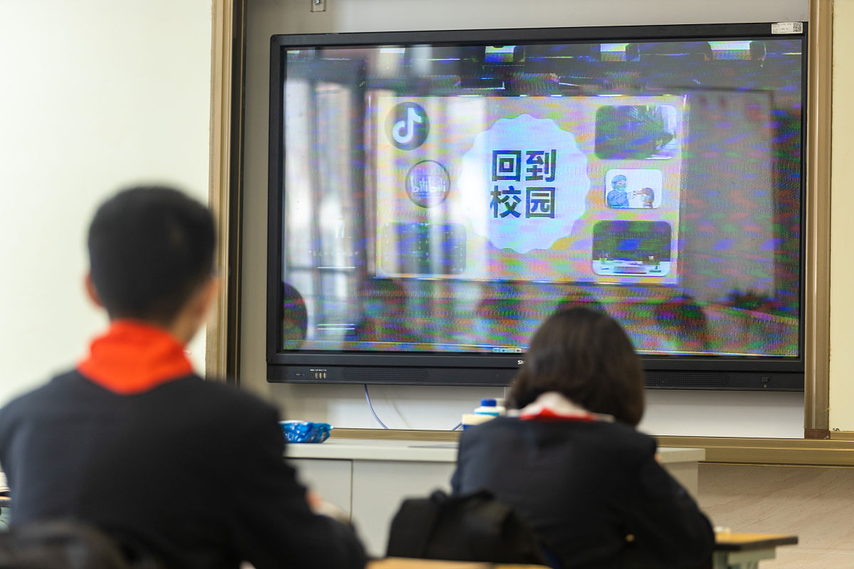 安徽怀远师范学校2023年招生办电话是多少-怎么样