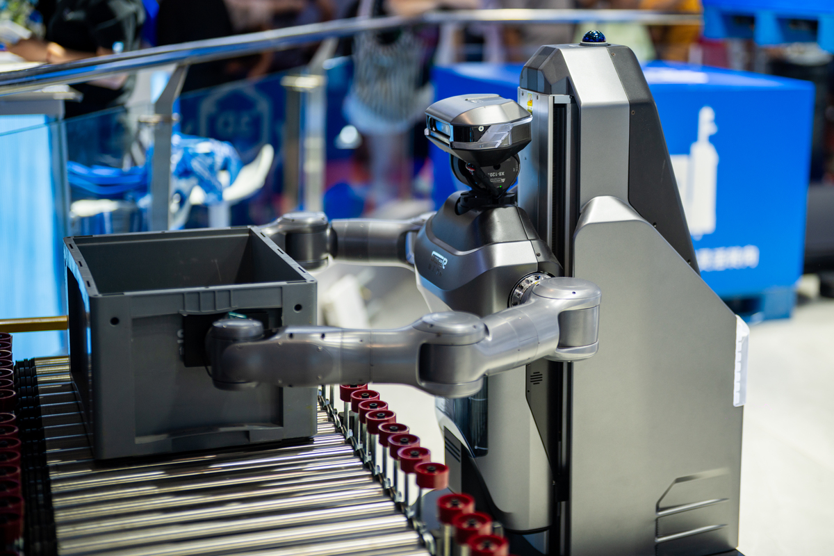 Robot Job Displacement: Early 2010s Predictions & Today's Reality