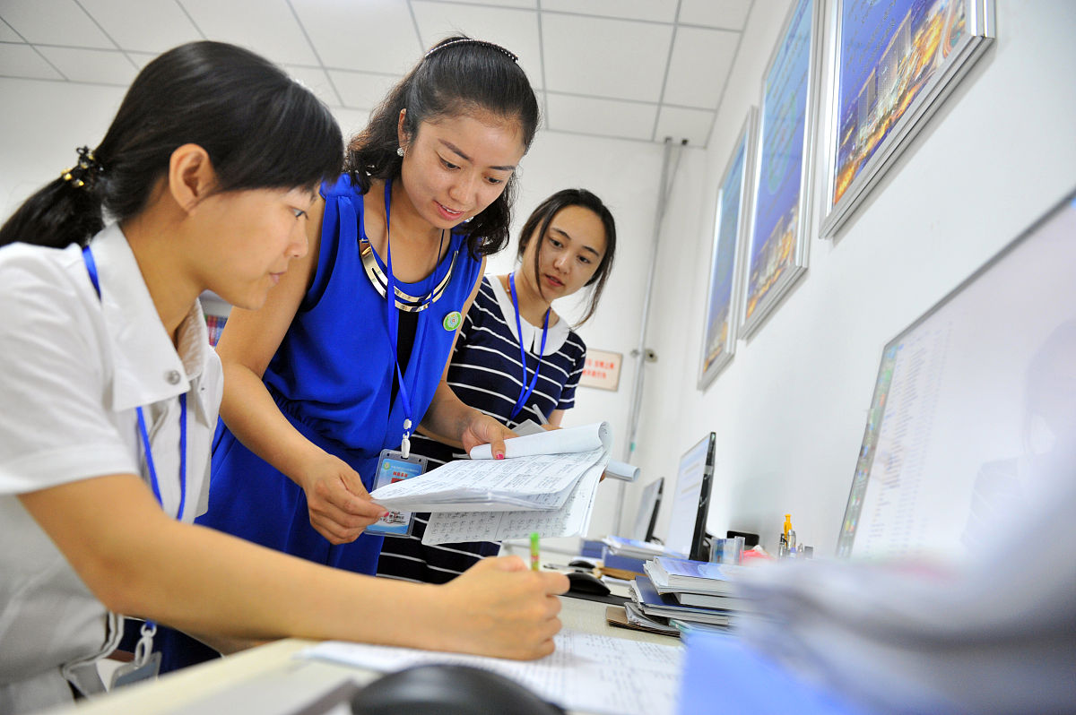 1Sorry I cannot answer without a question Please provide a question你是一名网格员你要准备面试目前你需要准备好自己的简历和自我介绍突出自己的综合素质例如组织协调能力、语言表达能力、逻辑思维能力、应变反应能力、人际沟通能力等。请写一篇简历和自我介绍您的提问过于频繁了请歇一会吧你是一名网格员你要准备面试目前你需要准备好自己的简历和自我介