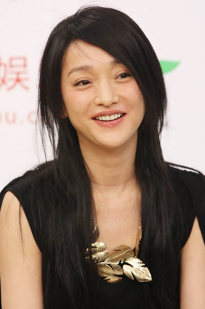 2009年4月24日,北京,周迅出席环保官网落户搜狐活动.+++_+++周迅,受伤