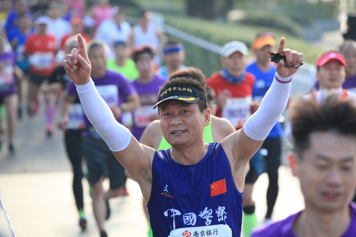 杭州亚运交警“抢”出宝贵10分钟！赛事保障车辆零延误！