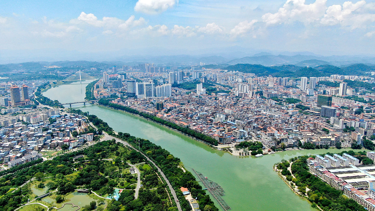 2019年8月6日,空中俯瞰广西百色市,山清水秀,生态秀美.