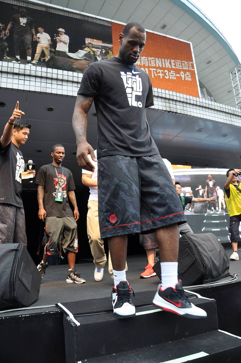 詹姆斯目前历史总得分