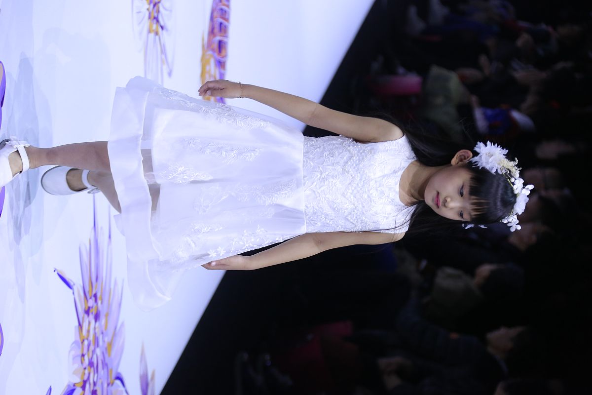 写一段：培训班迎新词要活泼