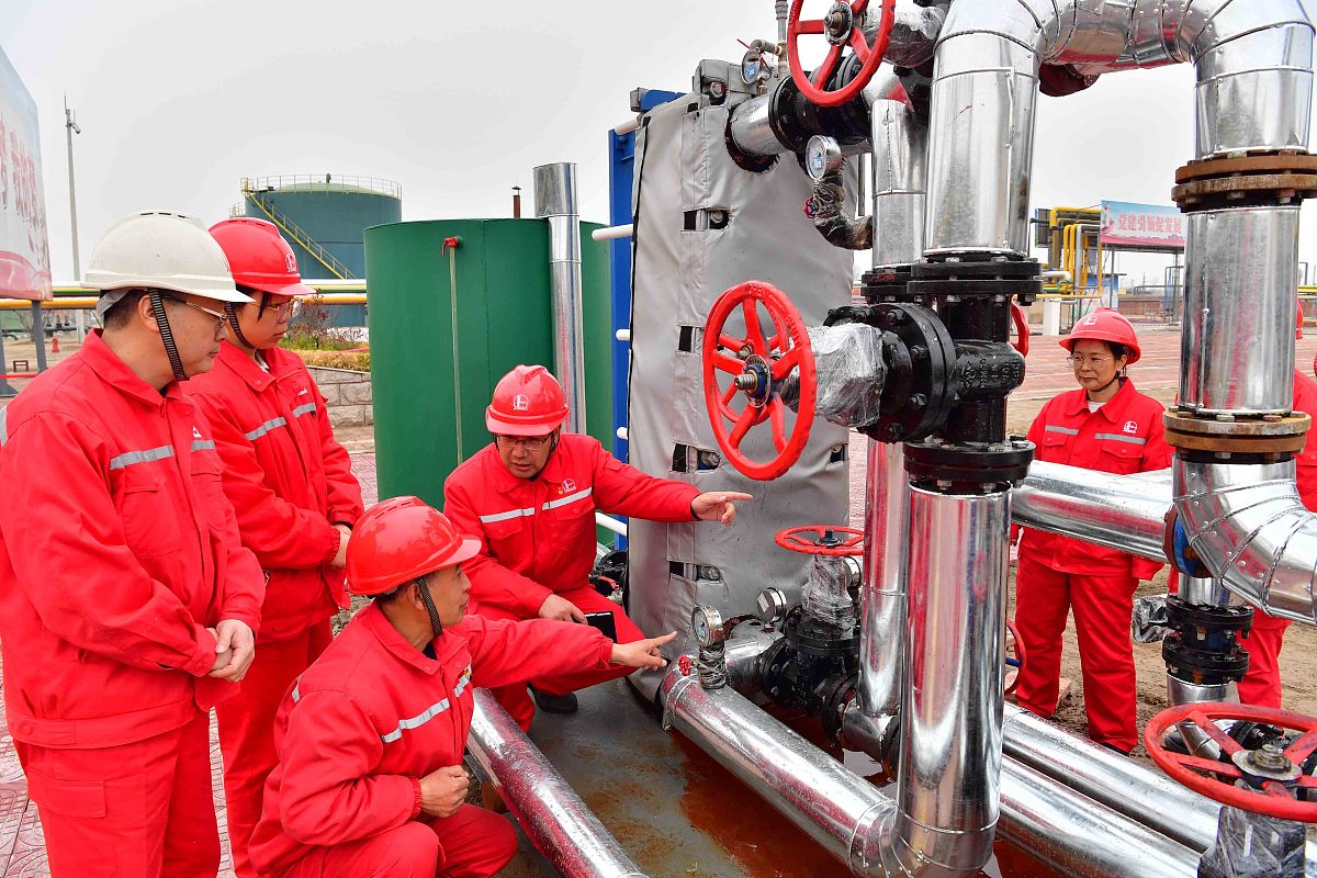 油田采油站冬季保温措施：保障设备安全运行