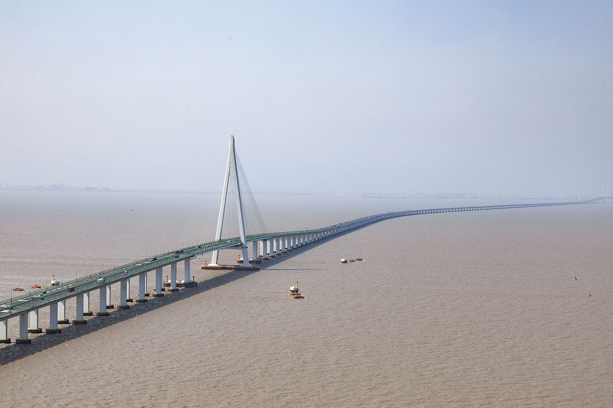 绍兴到泰州大巴经过萧山哪里帮我用200字详细描述