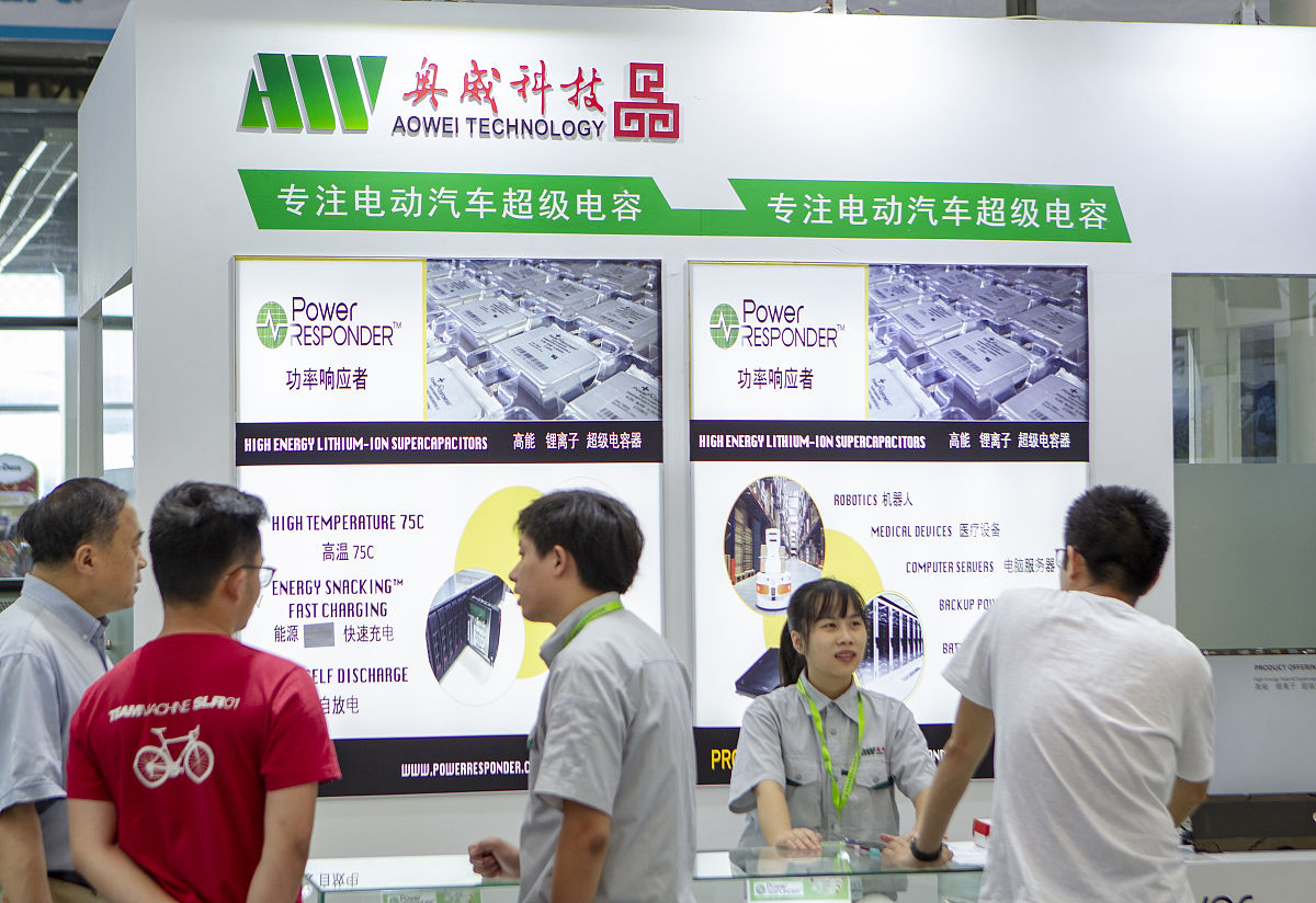 优化文章 2023年我们光储充项目组在时间紧、任务重的情况下成功地完成所负责的项目任务并荣获优秀项目组的荣誉。在这个项目中我们面临了许多挑战包括多样的集成设备、紧迫的时间要求和繁重的任务量。然而我们团队紧密合作充分发挥各自的专业优势克服了困难取得了出色的成果。项目的开发阶段我们制定了详细的工作计划并明确分配了任务和责任。每个团队成员都充分发挥了自己的才能和能力积极参与并贡献了自己的智慧和力量。我们