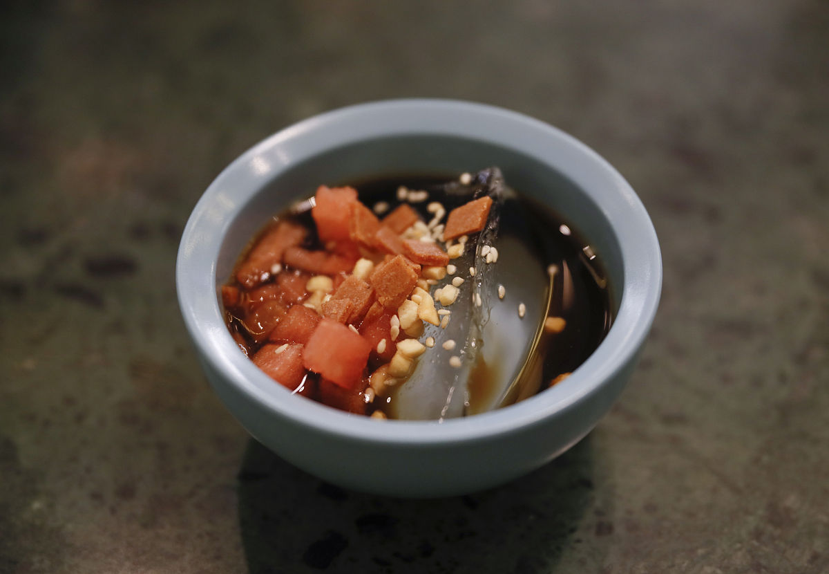 请帮我写1篇650字博客文章主题是：凉粉是什么做的