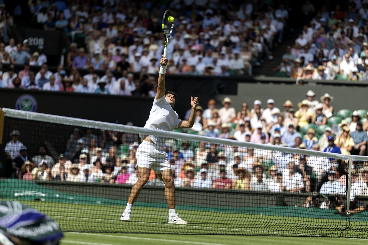 瑞士网球公开赛是瑞士最著名的网球比赛之一也是ATP和WTA巡回赛的一部分。瑞士网球公开赛的历史和成就如何？有哪些值得一提的比赛或事件？