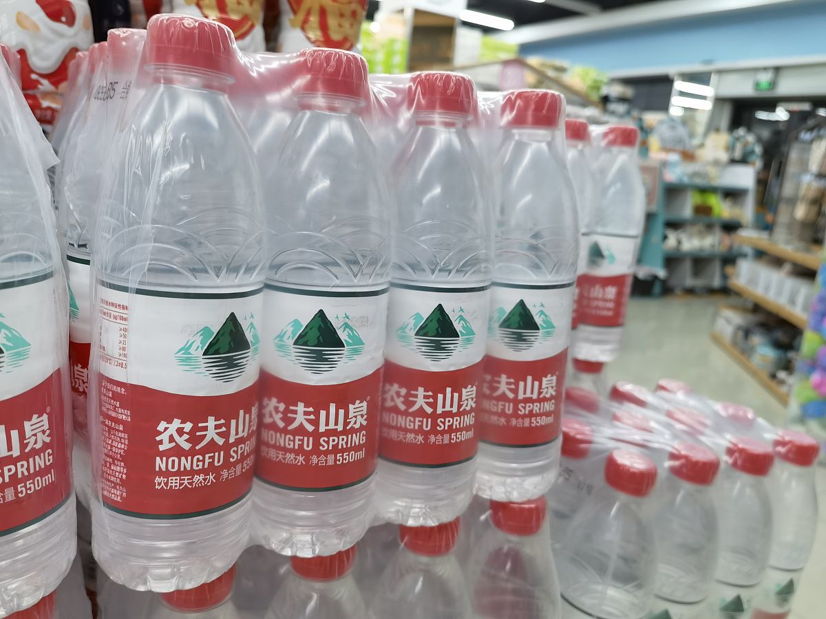 矿泉水品牌推荐：农夫山泉、怡宝、娃哈哈等