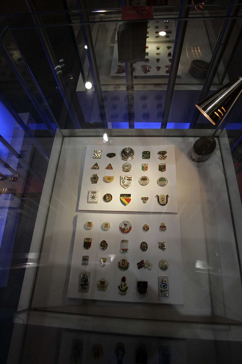 设计一个上海中医药博物馆勋章