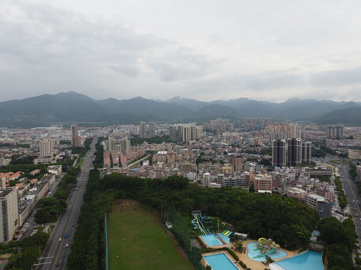 2020年9月9日,广东省东莞市清溪镇,航拍景象,城市风光,建筑物.