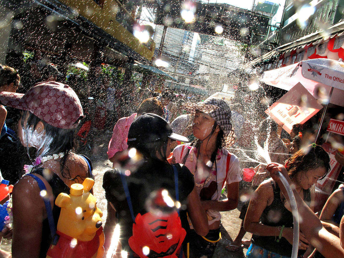 泼水节有趣的故事