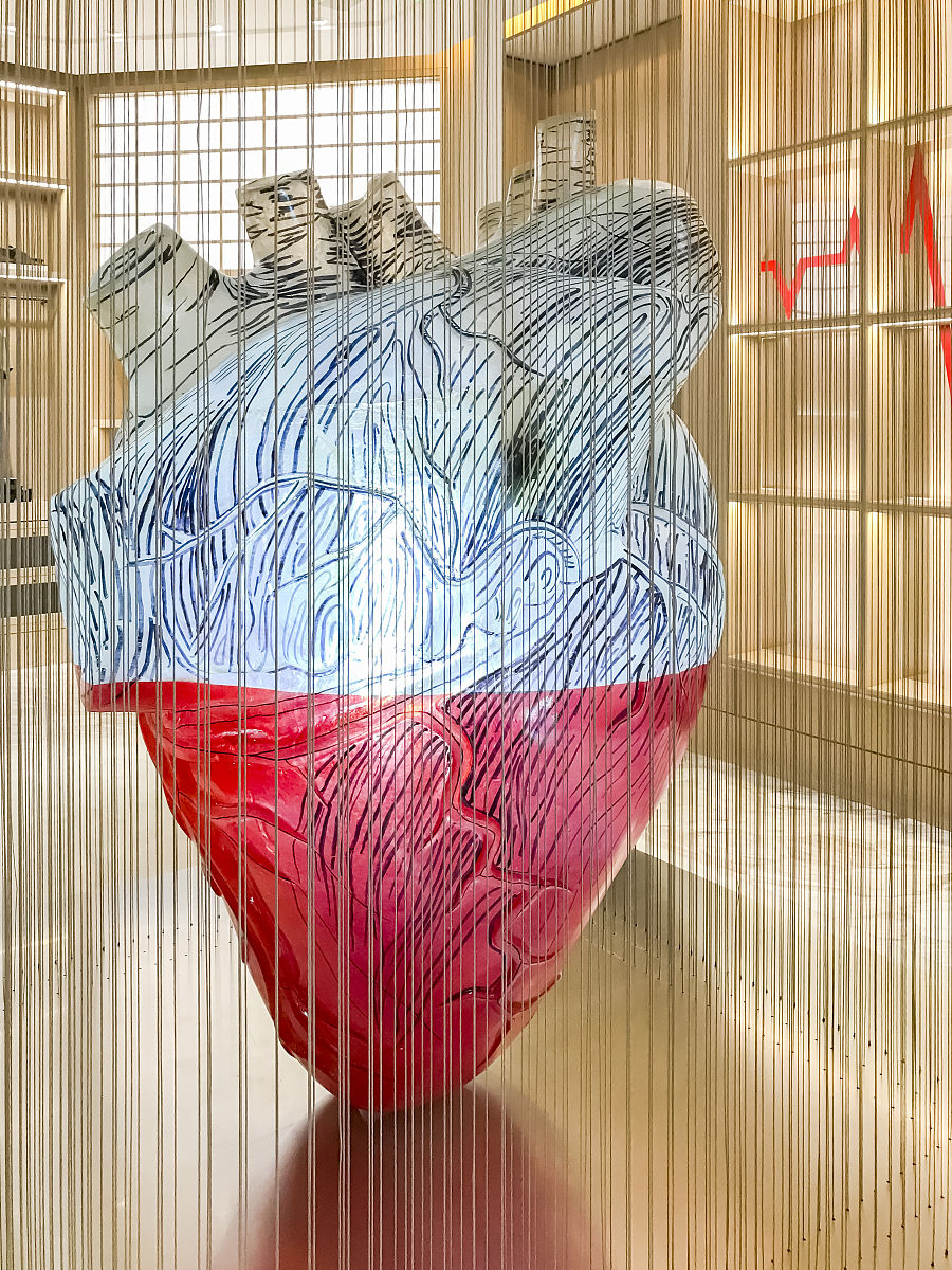 Robert Comploj的玻璃艺术 #创意##艺术# httptcnA6CnzKtP 围绕这篇博文写5条10字左右的评论