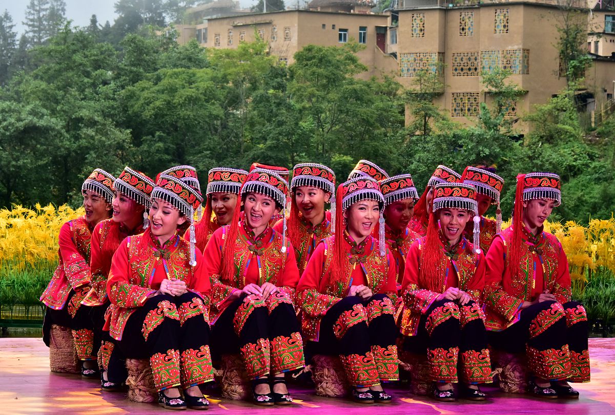 文山州民族职业技术学校专业设置丰富，培养具有民族文化意识和国际视野的人才