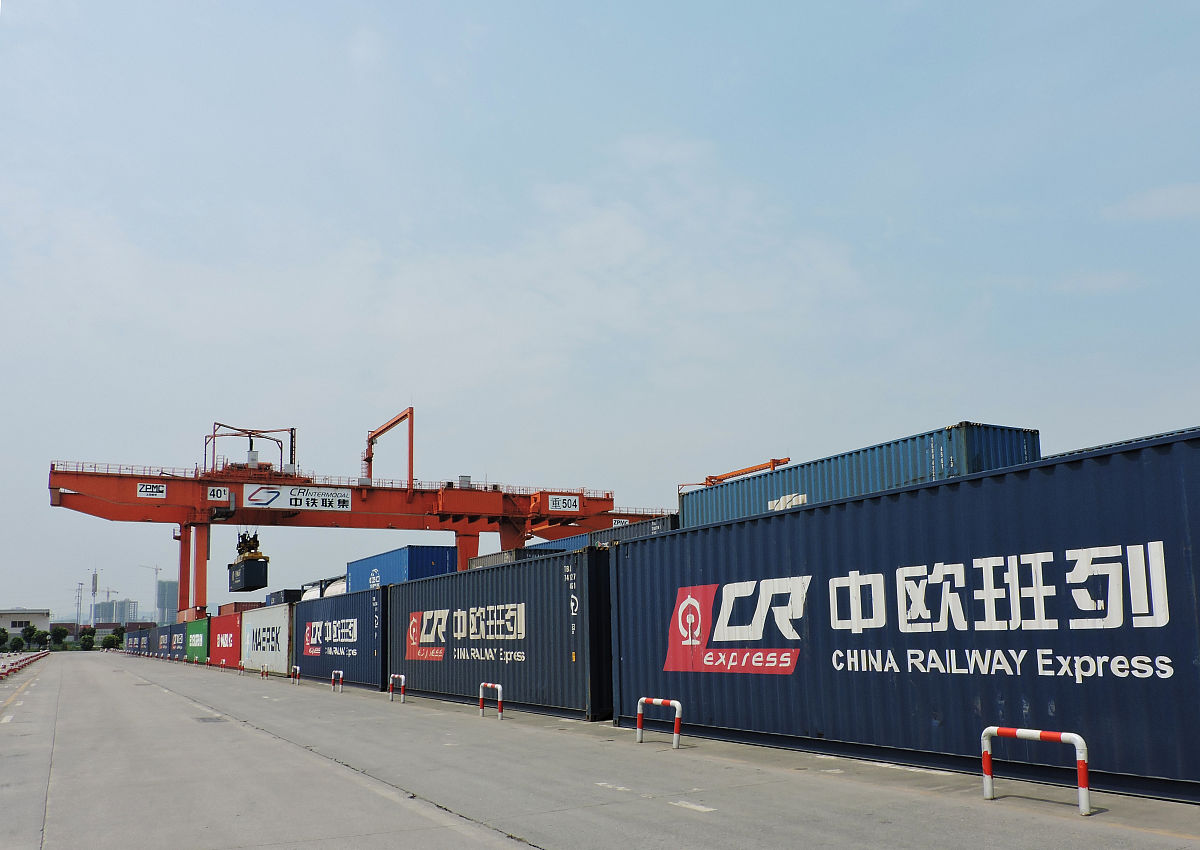 重庆2022年铁路学校和中专有哪些区别