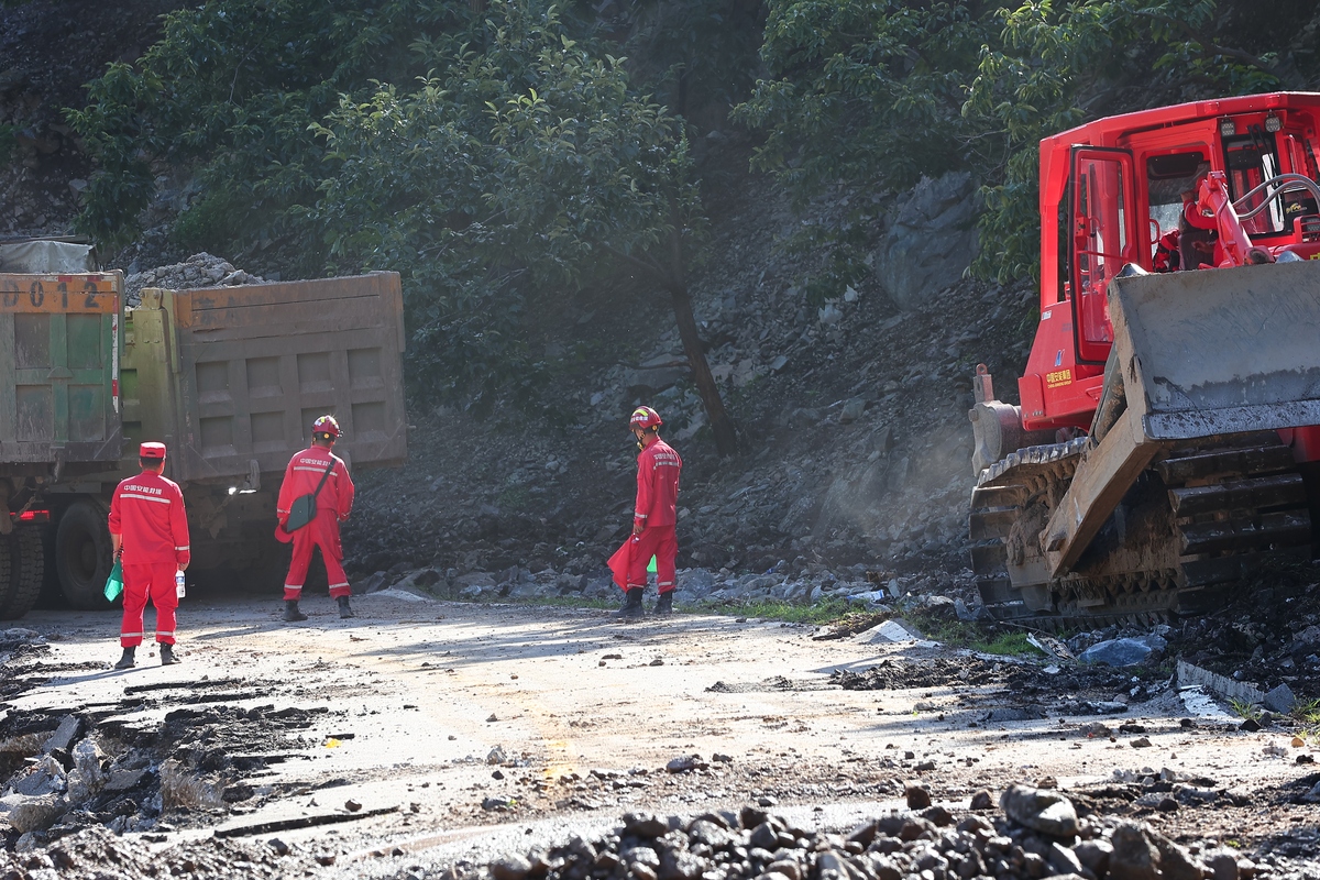 盘州市山脚树煤矿事故致16人死亡，舆论呼吁严抓煤矿安全