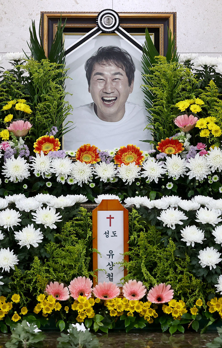 2021年6月8日,韩国首尔,韩国足球名宿柳相铁因癌症去世,追悼会举行昔