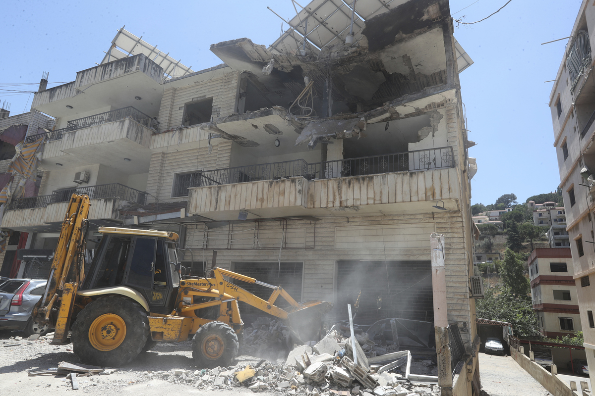 房屋被强拆找哪个媒体｜房子被强拆找哪个部门处理？要求：创建一篇1500至2000字的解决方案