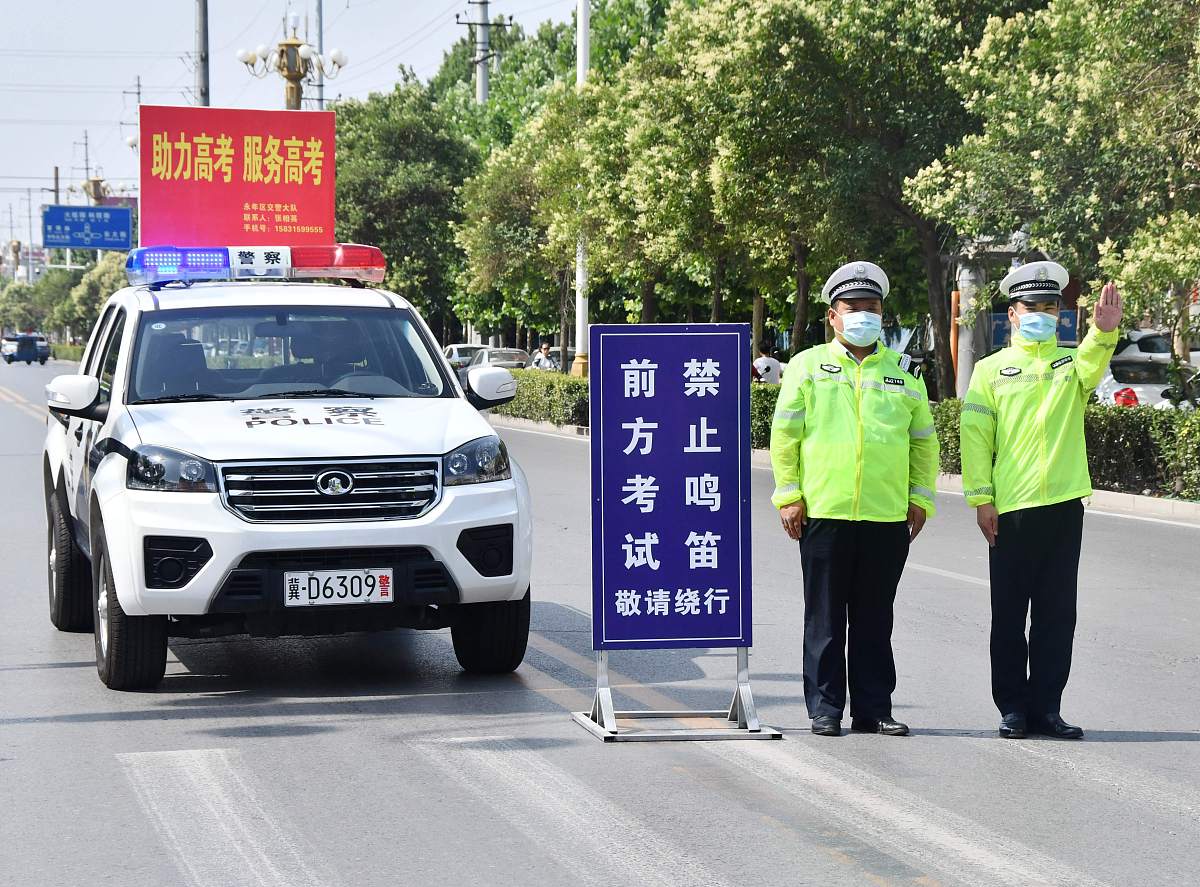交警美丽乡村行：守护幸福乡村，呵护美丽生活