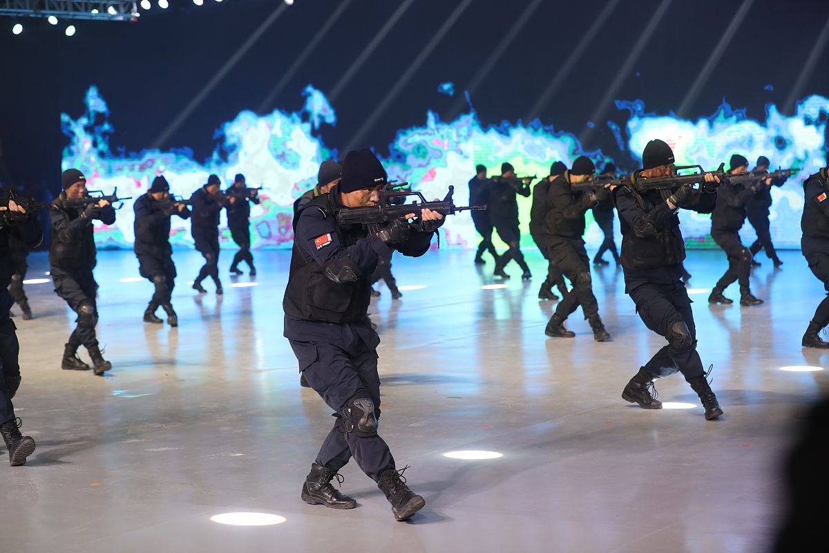 警校生月度总结：学习、训练与成长